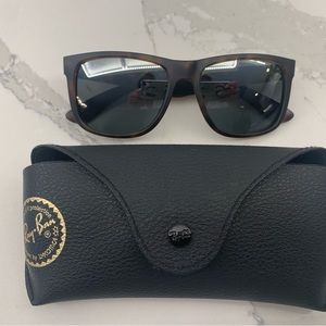 RayBan sunglasses RB 4165 Justin 710/13. Havana Tortoise frame with Grey lenses.